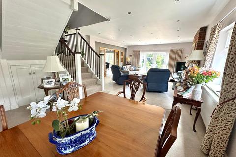 38 Chesham Road, Bovingdon, Hemel Hempstead, HP3 0EE