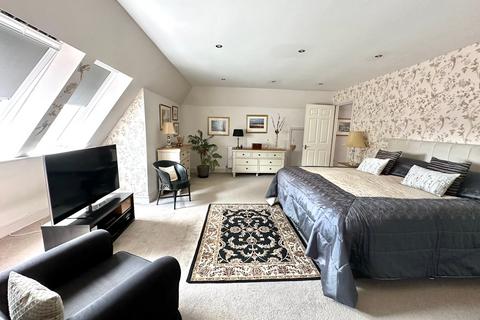 38 Chesham Road, Bovingdon, Hemel Hempstead, HP3 0EE
