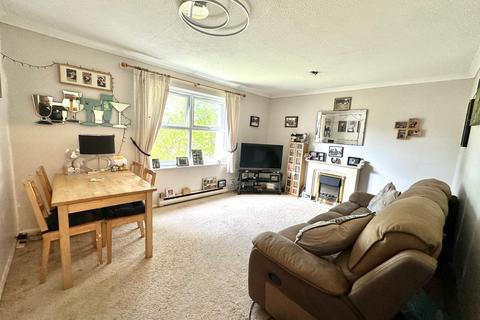 1 bedroom apartment for sale, Windsor Close, Bovingdon HP3