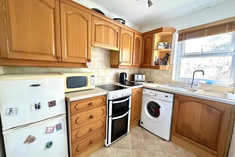 1 bedroom apartment for sale, Windsor Close, Bovingdon HP3