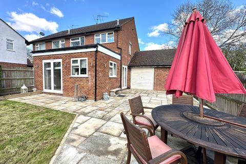 1 Hyde Lane, Bovingdon, Hemel Hempstead, HP3 0EG
