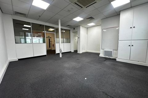 Shop to rent, Hockley Hill, Birmingham, B18