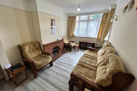 3 bedroom terraced house to rent, Sycamore Avenue, Sidcup, DA15