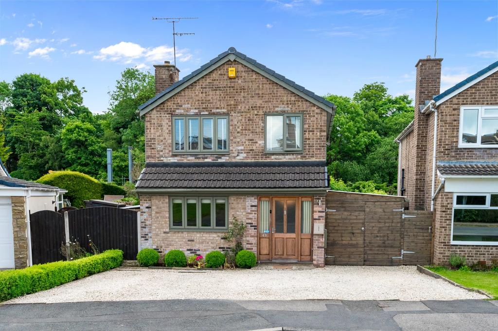 Silverdale Drive, Guiseley, Leeds... 3 bed detached house for sale £
