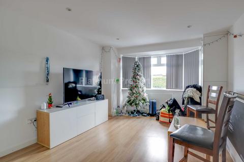 2 bedroom apartment to rent, Roseford Road, Cambridge