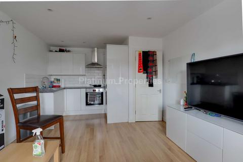 2 bedroom apartment to rent, Roseford Road, Cambridge