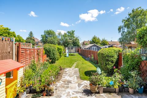 3 bedroom semi-detached house for sale, Third Avenue, Watford WD25 9QD