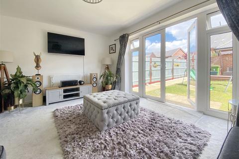 3 bedroom terraced house for sale, The Coach Road, Basingstoke, RG23 7FY