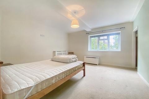 2 bedroom flat to rent, Hillingdon Road, UXBRIDGE, Middlesex