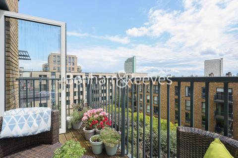 3 bedroom apartment to rent, Quinton Court, Plough Way SE16