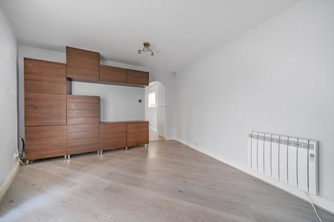 2 bedroom flat to rent, Trundleys Road London SE8