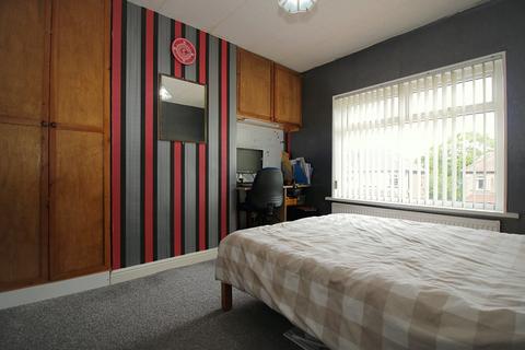 10 Lesmere Grove, Bradford, BD7 4JY