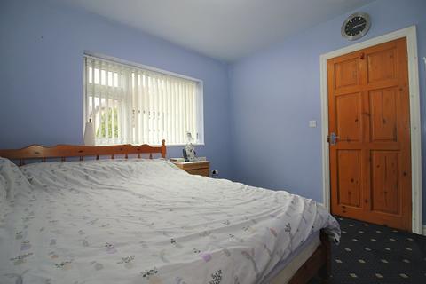 10 Lesmere Grove, Bradford, BD7 4JY