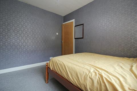 10 Lesmere Grove, Bradford, BD7 4JY