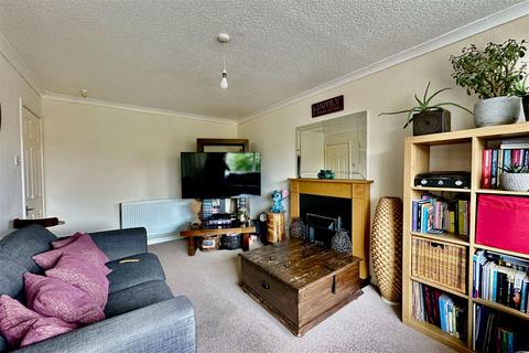 2 bedroom flat for sale, Crossfield Road, Hessle HU13