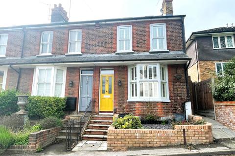 3 bedroom end of terrace house for sale, Church Lane, Kings Langley WD4