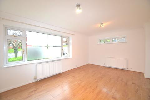 4 bedroom detached house to rent, Glyn Close, London SE25