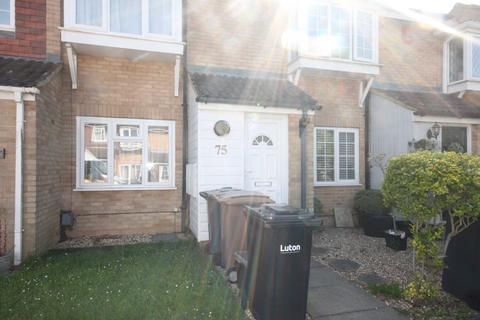 2 bedroom terraced house to rent, Claverley Green, Luton, LU2