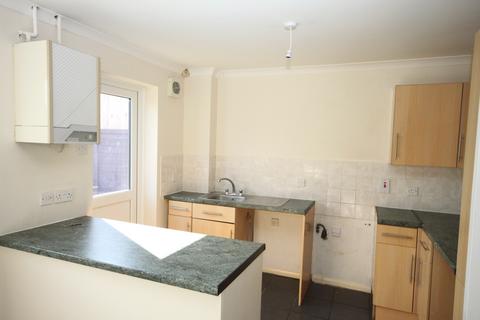 2 bedroom terraced house to rent, Claverley Green, Luton, LU2