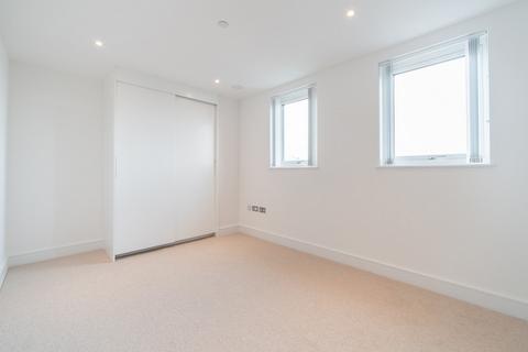 2 bedroom apartment for sale, Western Gateway, London, E16