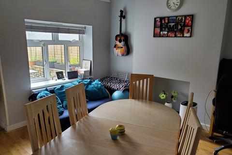 3 bedroom end of terrace house to rent, Bryngelli Terrace, Abertridwr CF83 4FF