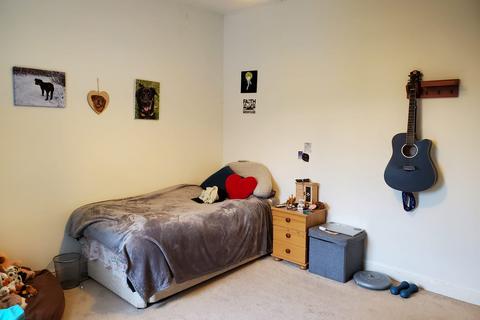 3 bedroom end of terrace house to rent, Bryngelli Terrace, Abertridwr CF83 4FF