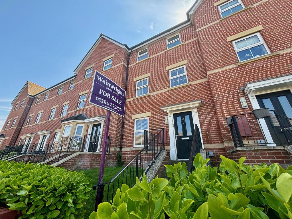 4 Bed Terraced House For Sale