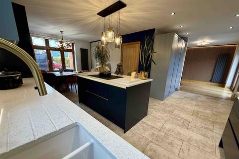 3 bedroom detached house for sale, Ferry Road, Old Felixstowe, IP11