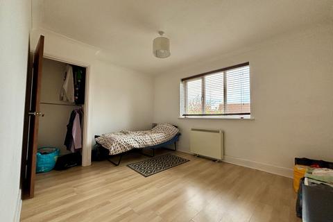 1 bedroom flat for sale, Jasmine Close, Trimley St Martin, IP11
