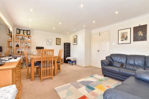 1 bedroom flat for sale, Acorn Close, Chingford