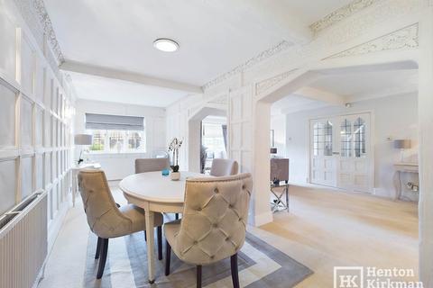 5 bedroom detached house for sale, London Road, Billericay