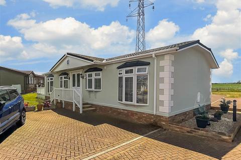 2 bedroom mobile home for sale, The Oaks, Battlesbridge, Wickford, Essex