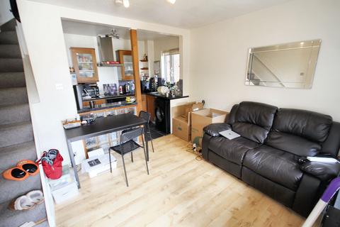 1 bedroom end of terrace house to rent, Pippins Close, West Drayton, UB7