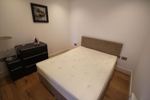 Studio to rent, Station Road, Trident House, UB3