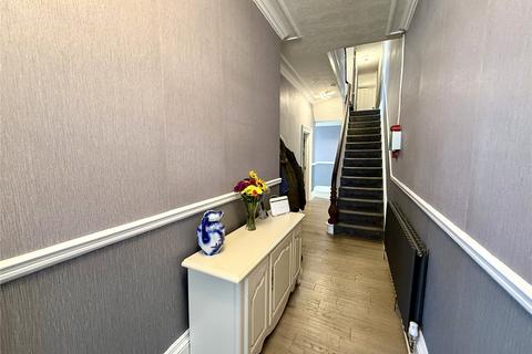 8 bedroom house for sale, Victoria Road, Bridlington, East Yorkshire, YO15