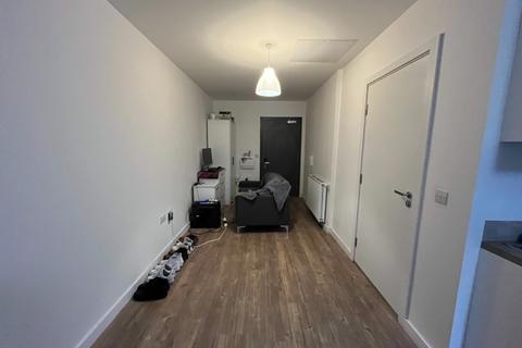 Studio to rent, Moorfields, Liverpool L2