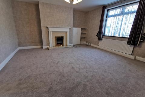 3 bedroom terraced house to rent, Gibson Terrace, Ryton, Newcastle upon Tyne, NE40