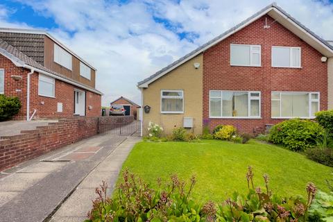 3 bedroom semi-detached house for sale, Carlinghow Lane, Batley