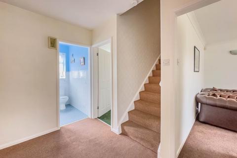 3 bedroom semi-detached house for sale, Carlinghow Lane, Batley