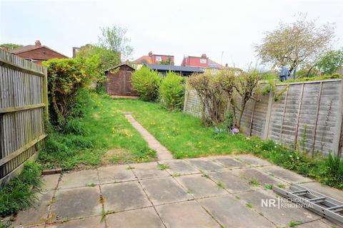 3 bedroom terraced house to rent, West Ewell KT19