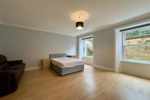 3 bedroom flat to rent, West Princes Street, Woodlands, Glasgow, G4
