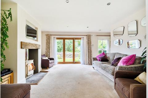 4 bedroom end of terrace house for sale, London Lane, Rawdon, Leeds, West Yorkshire, LS19