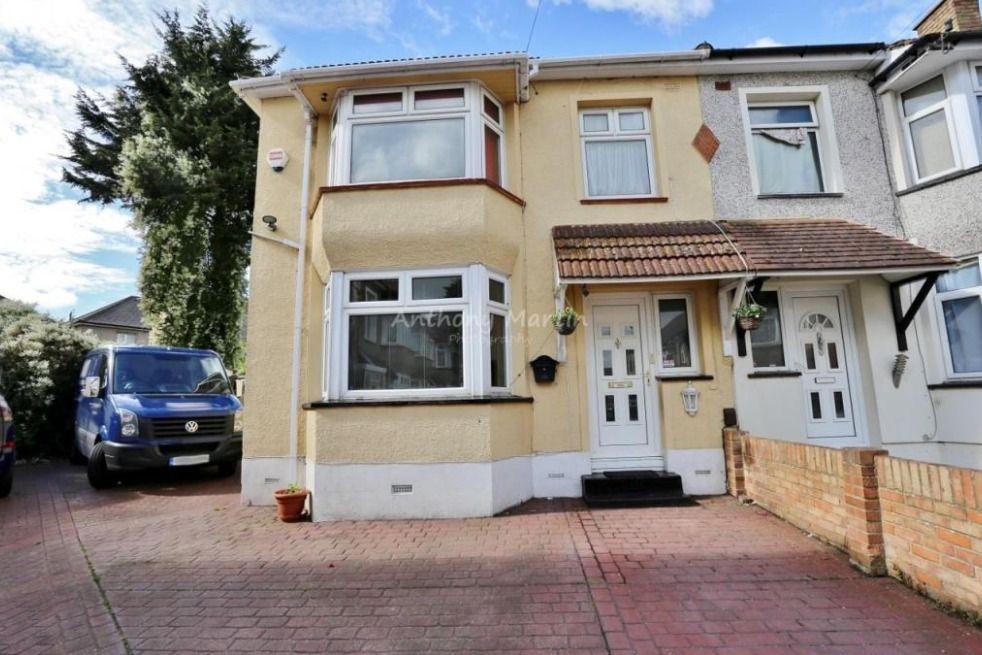 Hind Crescent, Erith 5 bed semidetached house to rent £3,500 pcm (£808 pw)