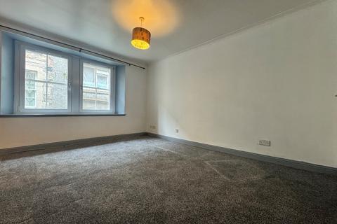 2 bedroom flat to rent, High Street, Jedburgh, TD8