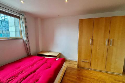 1 bedroom flat to rent, Gateway North, Crown Point Road, Leeds, LS9