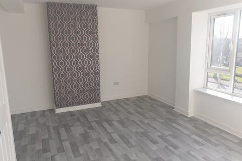 2 bedroom flat to rent, Countisbury Avenue, Llanrumney, Cardiff CF3