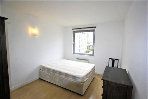 2 bedroom flat to rent, London SE13