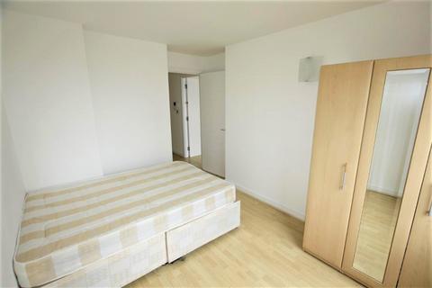 2 bedroom flat to rent, London SE13