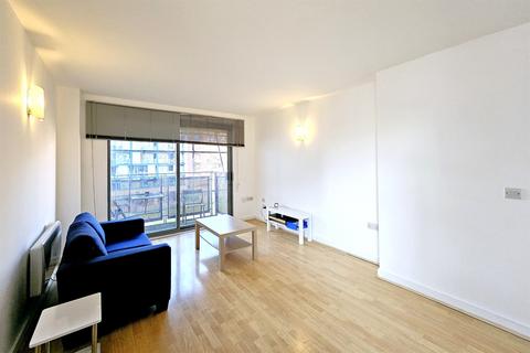 2 bedroom flat to rent, London SE13