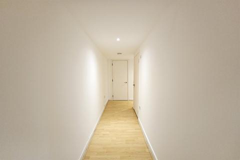 2 bedroom flat to rent, London SE13